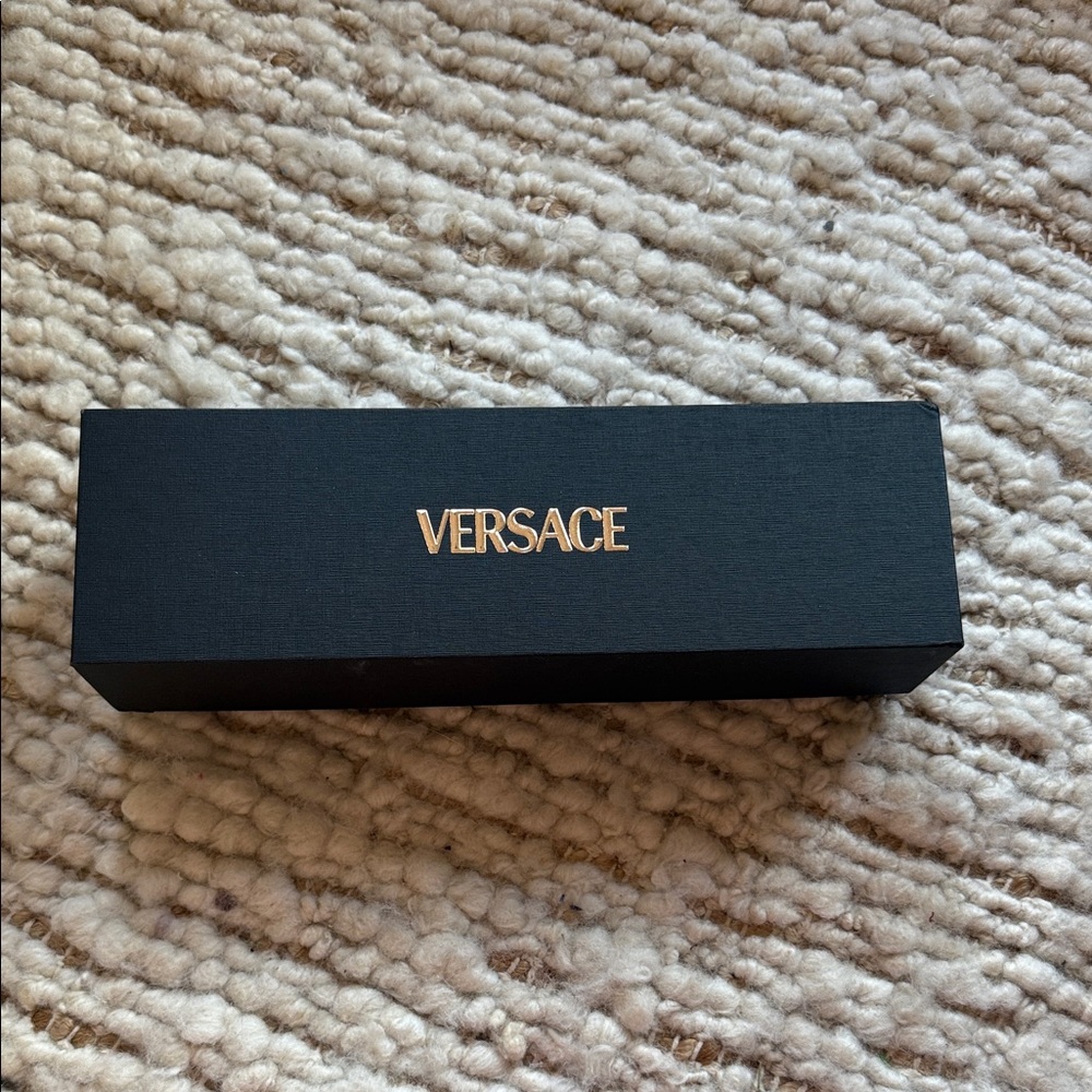 ❤️Versace Black  Leather Box with Gold Logo
